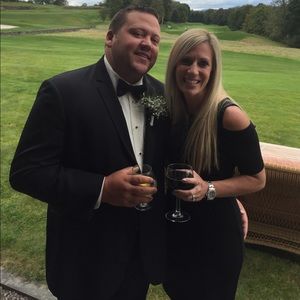 White House black market size 2 cold shoulder